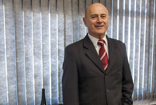Dr. Francisco Josias Aderaldo Teixeira – Advogado Trabalhista, Cível e de Família